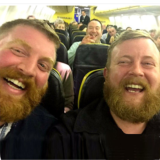 Two-men-who-look-identical-and-are-strangers